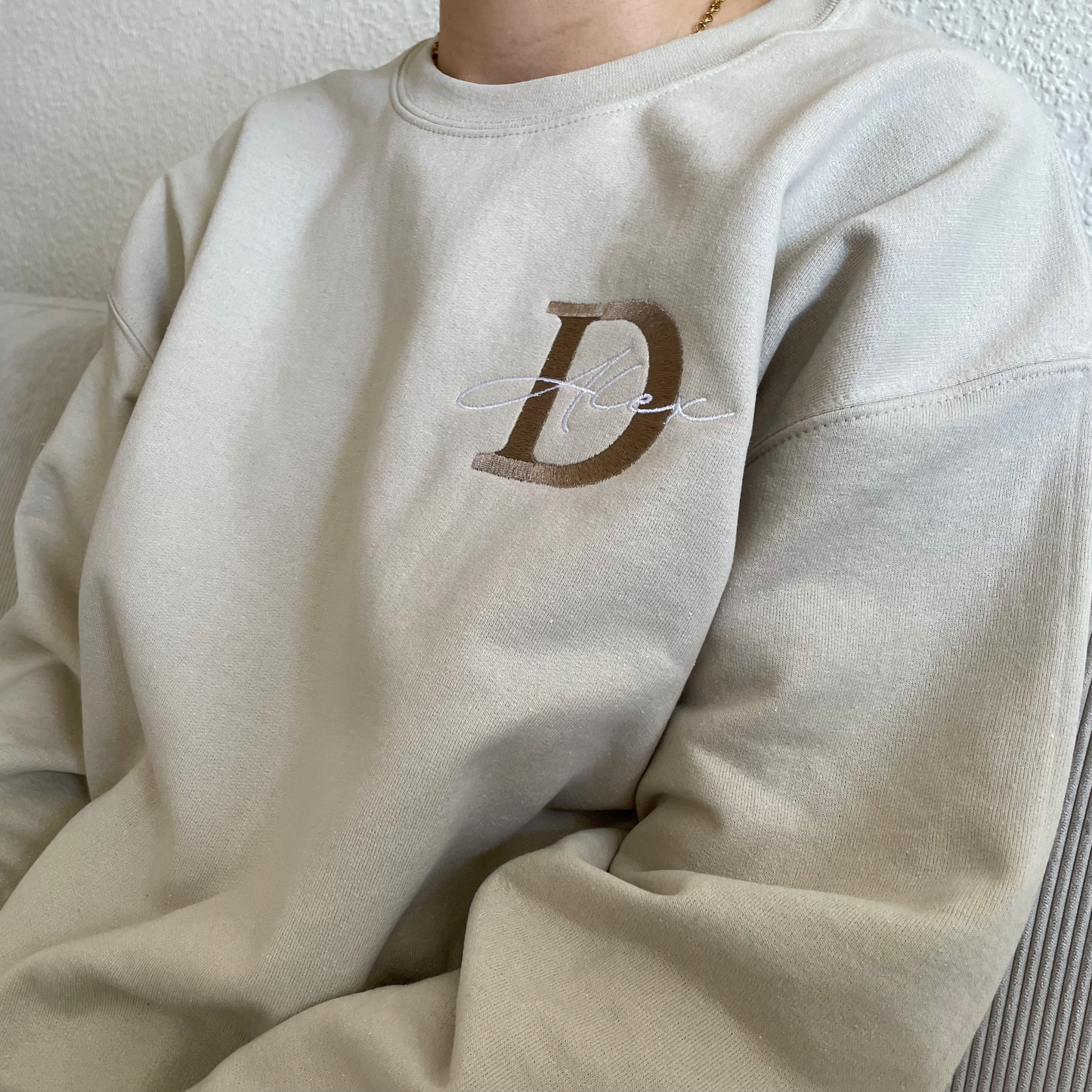 Buchstabe Personalisierter Pullover Pärchen mit Name & Ärmel bestickt