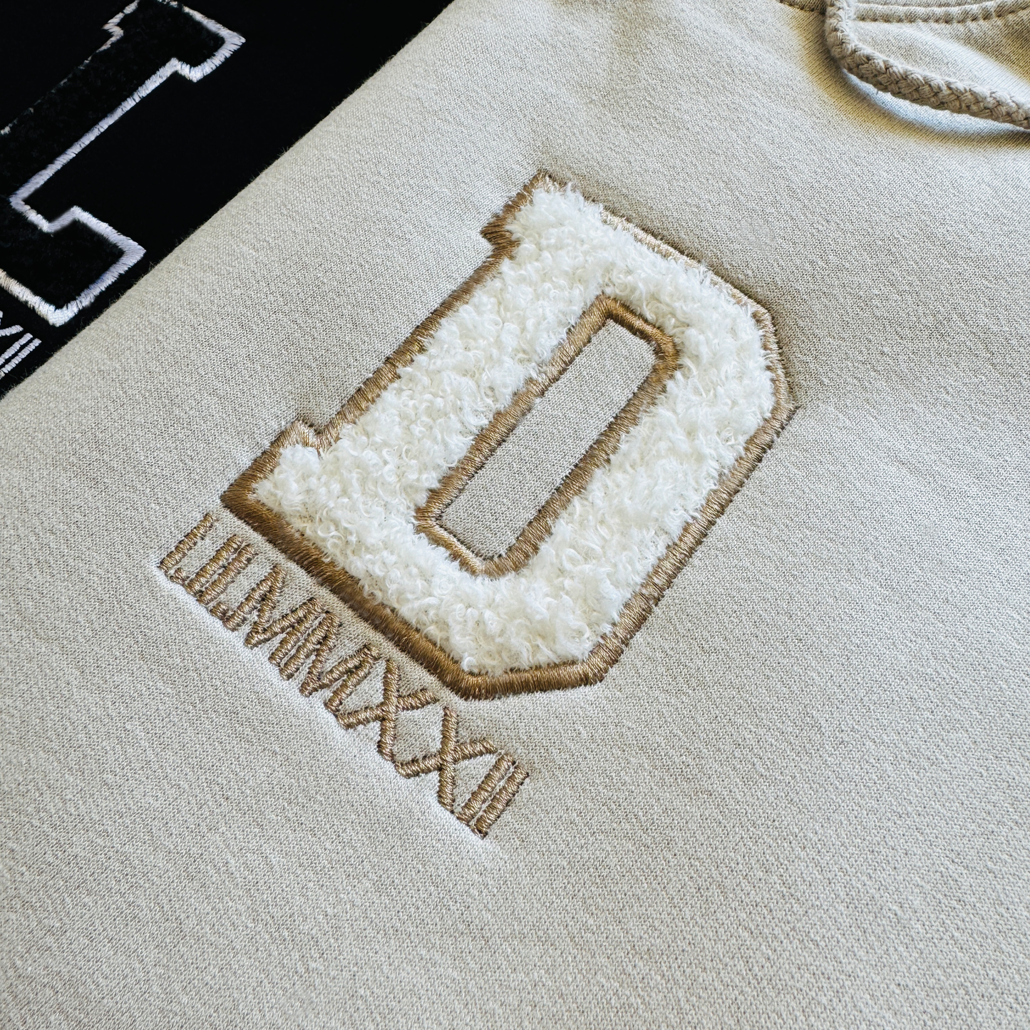 Chenille Buchstabe Pullover Personalisiert